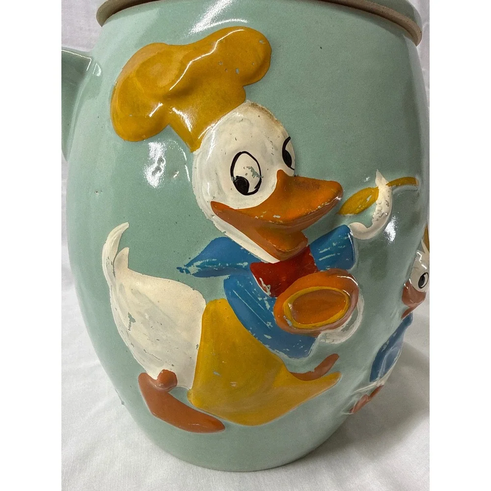 Vintage Donald Duck Cookie Jar Walt Disney Productions Ceramic Green Chef 9.5in